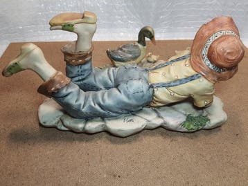 Capodimonte - Volta - Figuur - Jongen liggend met eenden -