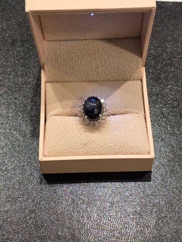 Verlovingsring - 14 karaat Witgoud - 10.30ct. tw. Saffier -, Handtassen en Accessoires, Antieke sieraden
