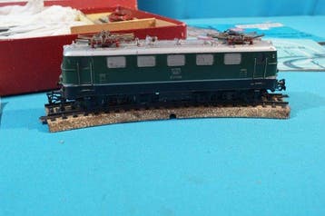 Märklin H0 - 3134 - Ensemble de rails pour trains miniatures