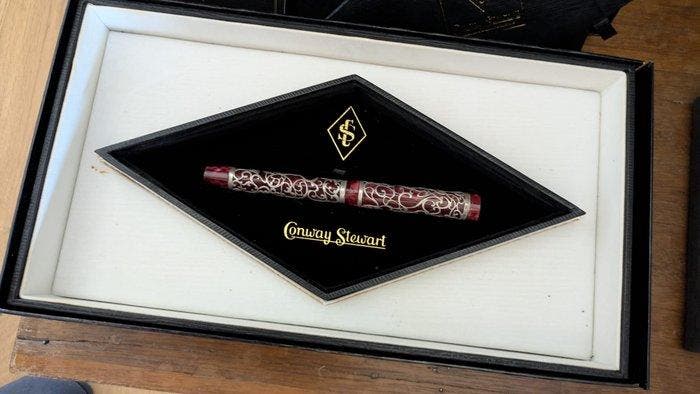 Conway Stewart - Chatsworth - Henry Simpole Silver Overlay -, Collections, Stylos
