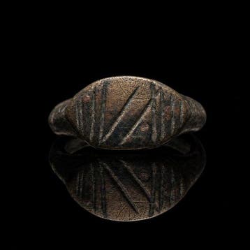 Oud-Romeins, Keizerrijk Bronzen zegelring met geometrische