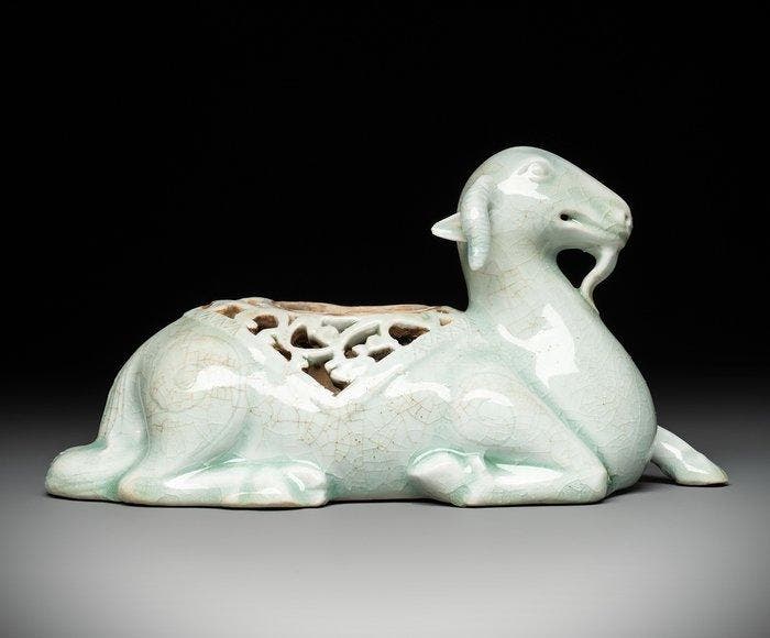 Un charmant brûleur dencens chinois en céladon antique en, Antiek en Kunst, Antiek | Overige Antiek