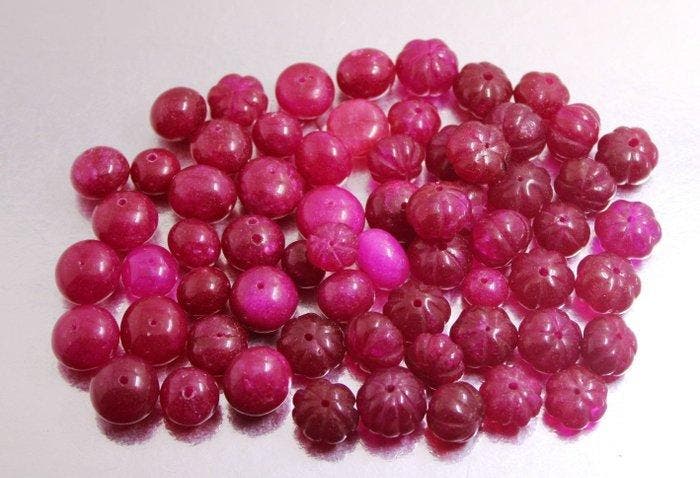 63 robijnkleurige kralen, echt prachtige met de hand, Collections, Minéraux & Fossiles