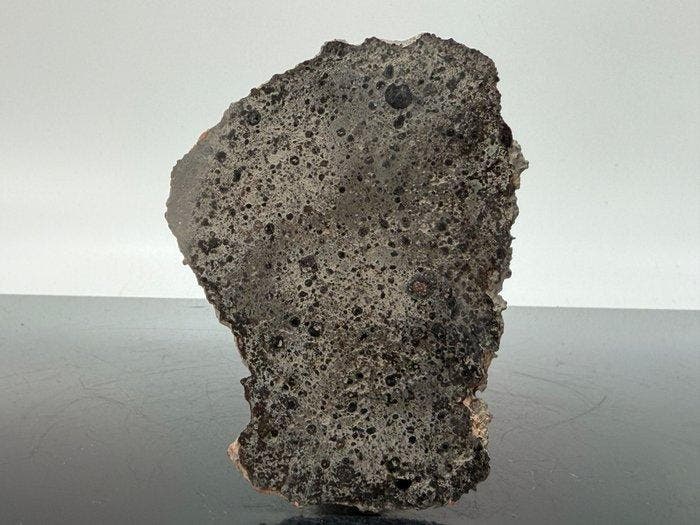 Wereldnieuwheid!!!! koolstofhoudende chondriet CK6 SUEILILA, Verzamelen, Mineralen en Fossielen