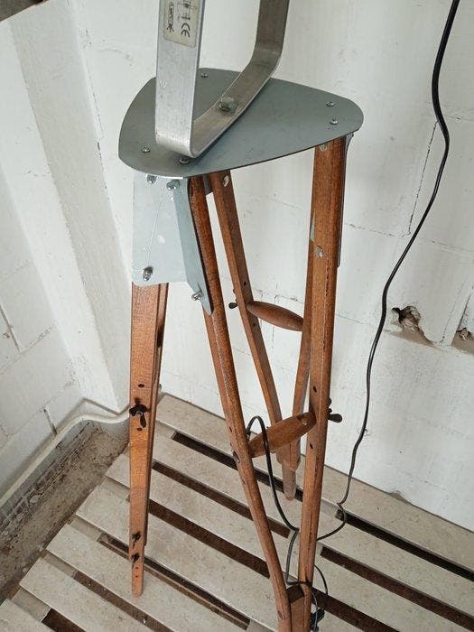 Lampadaire trépied - Réflecteur vintage sur trépied - En, Antiek en Kunst, Antiek | Wandborden en Tegels