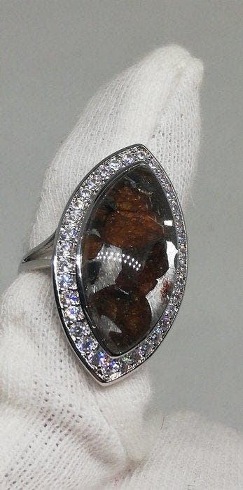 Bague météorite Brenham. régable. Météorite de pierre-fer -