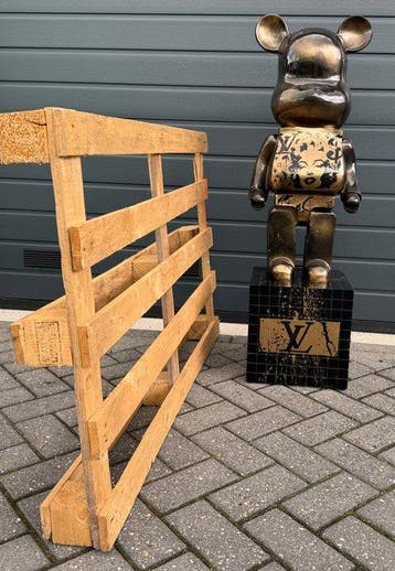 Daluxe Art - 1999 • XXL LV Marilyn Monroe Teddybear Display