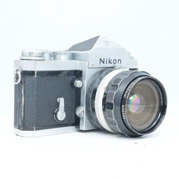 Nikon F Eye-Level + Nikkor-O Auto 35mm F2 Analoge camera, Nieuw