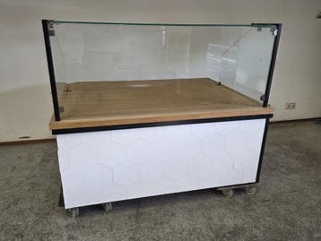 Balie met 4 opbergvakken – B147 x D110 x H130 cm, Zakelijke goederen