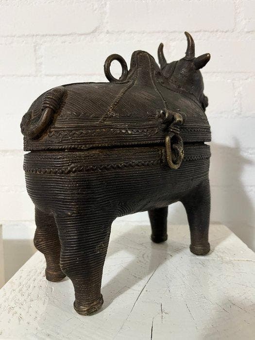 Sculpture, stier Nandi - 24 cm - Bronze, Antiek en Kunst, Kunst | Niet-Westerse kunst