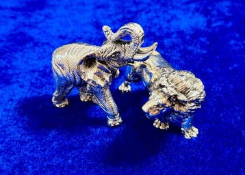 LAMINATO Ag A.F.A. FI - Beeldje - Elephant and Lion (2) -
