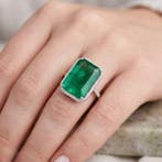 Ring Platina - 6.20ct. tw. Smaragd - Diamant - Halo Ring, Nieuw