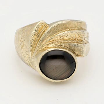 Ring - 10 kt. Geel goud - Stersaffier, Handtassen en Accessoires, Ringen, Nieuw