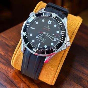 Omega - James Bond 007 Limited Edition - 212.30.41.20.01.001, Nieuw