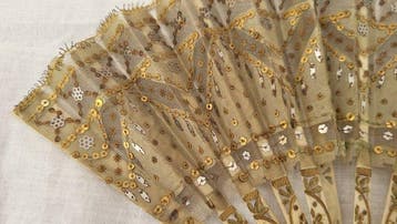 Éventail - os et paillettes - epoque restauration