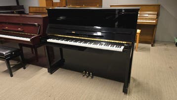Zeer goede piano Yamaha E121T in Japan gebouwd, Piano