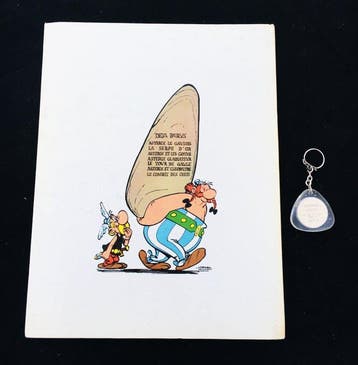 Astérix T8 - Astérix chez les Bretons + sticker + porte clés