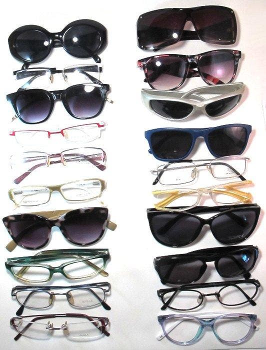 Themacollectie - 20X brillen - Giorgio Armani, Furla, Oxido, Antiek en Kunst, Antiek | Speelgoed