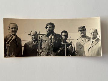 LIFE Photograph Magazine. - Fidel Castro durante su