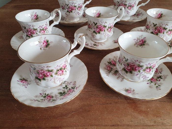 Royal Albert - Kop en schotel (10) - Lavender Rose - Been,, Antiek en Kunst, Antiek | Meubels | Tafels