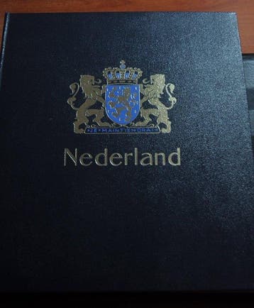 Nederland - Verzameling in 2 DAVO albums en een dik, Postzegels en Munten, Gestempeld