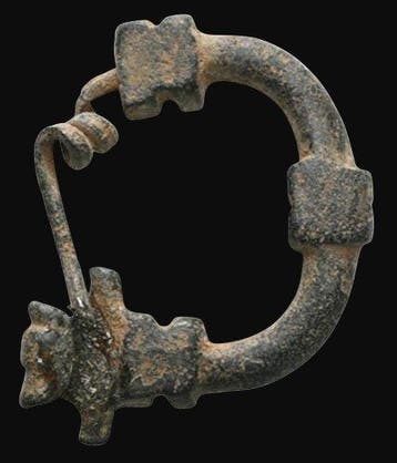 Oud-Grieks Brons, -Uitzonderlijke Frygische fibula/broche