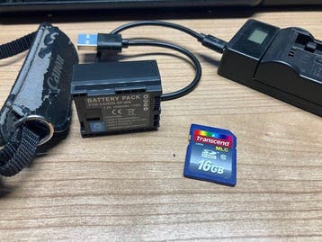 Canon LEGRIA FS200 16gb sd card ,charger usb c and new