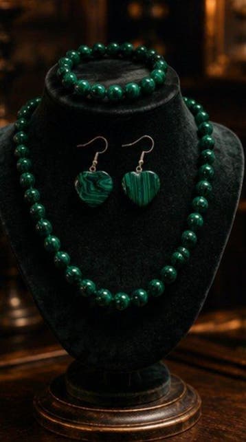 Ensemble luxueux en malachite — collier, bracelet et boucles