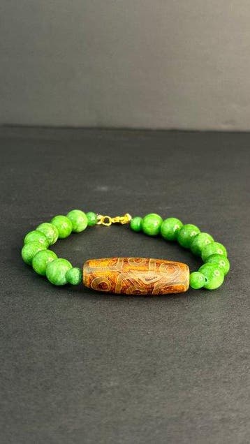 Beau bracelet artisanal - Inspiration tibétaine - Jade vert