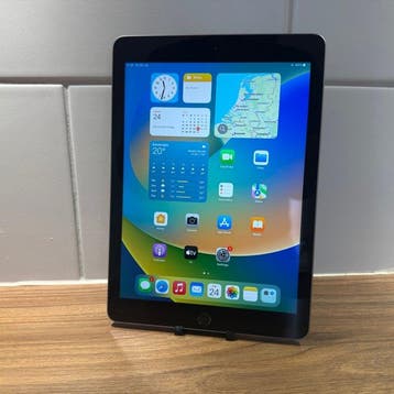 Apple iPad (5th Generation) 128GB Wifi - Mobiele telefoon, Nieuw