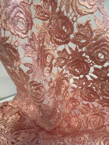 Prachtige roze kantstof – ingewikkeld patroon Rosé -
