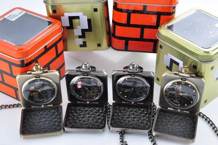 Nintendo - Hatena Block Pocket Watch - SUPER MARIO BROS, Games en Spelcomputers, Spelcomputers | Overige Accessoires