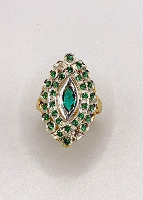 Sans prix de réserve - Bague de cocktail - 9 carats Or, Handtassen en Accessoires, Antieke sieraden