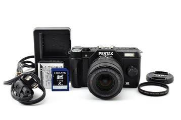 Pentax Q10 Black + 02 Standard Zoom 2.8-4.5/5-15mm ED AL, Nieuw