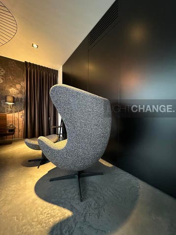 Fritz Hansen EGG Chair + Footstool, stof of leder NIEUW -50%