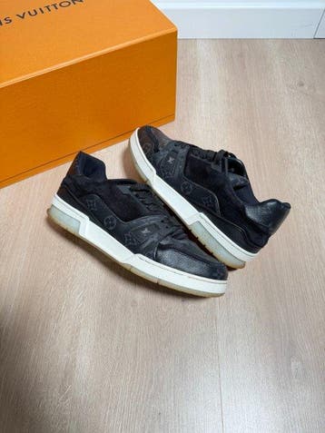 Louis Vuitton - Sneakers - Maat: EU 43