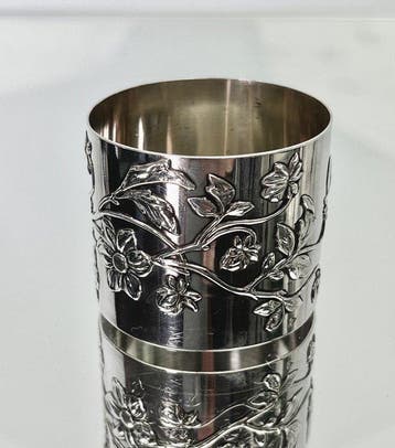 Servetring - organische elegantie, gesculptureerde bloemen -