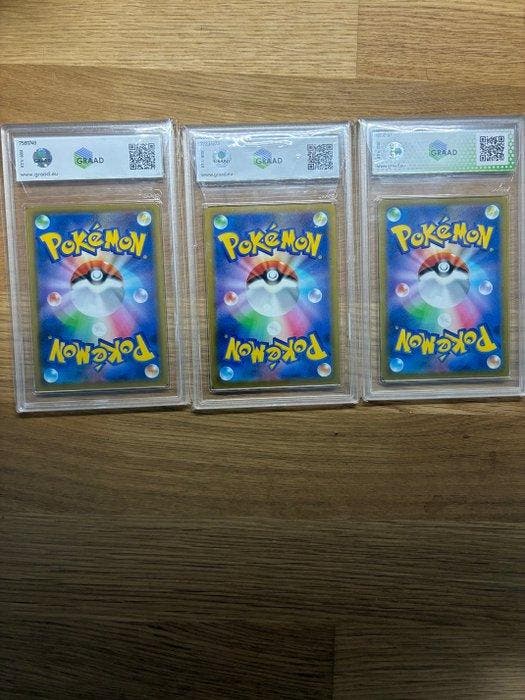 Pokémon - 3 Graded card - Mew, Charizard, Mimikyu Foil, Full, Hobby & Loisirs créatifs, Jeux de cartes à collectionner | Pokémon