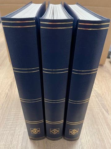 Accessoires - 3 Leuchtturm gewatteerde insteekalbums met 64, Postzegels en Munten, Gestempeld