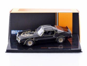 IXO 1:43 - Voiture miniature (2) - Pontiac Firebird Trans Am, Nieuw