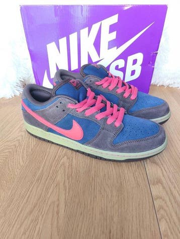 Nike SB - Dunk Low Pro - Low-top sneakers - Maat: EU 42.5 -