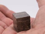 Météorite lunaire Original Cube Lunar Meteorite NWA 17509, Collections