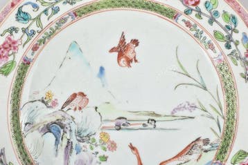 Bord - DECORATED WITH GEESES IN A LANDSCAPE - Porselein