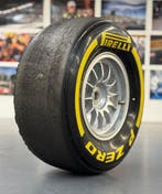 Wiel compleet met band - Pirelli - O.Z - Formule 1