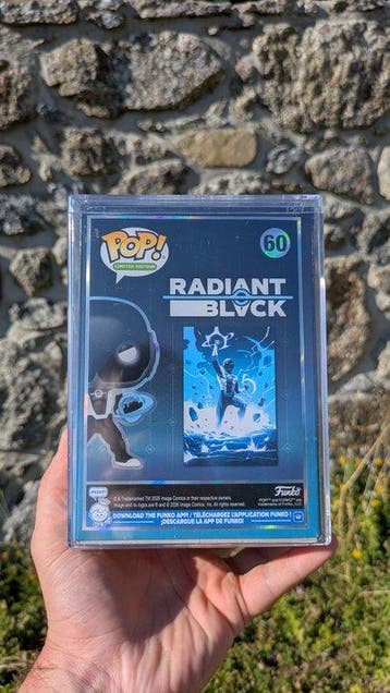 Funko - Funko Pop Funko Pop! Radiant Black (Glow) with Pop!
