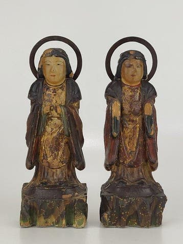 A Rare Pair of Gilded and Lacquered Wood Attendant Deities -, Antiek en Kunst
