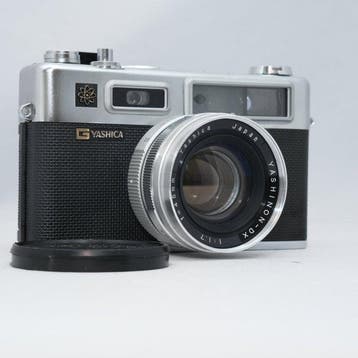 Yashica Electro 35 G with Color Yashinon-DX 1,7/45mm |
