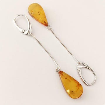 Baltisch amber. Oorbellen van hoge kwaliteit. In 925 zilver
