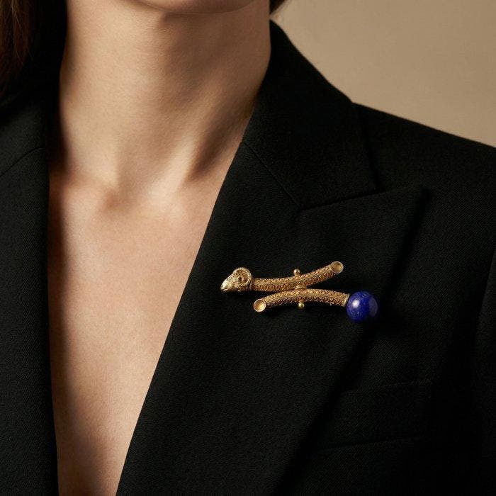 Broche Victoriaanse 18kt goud ramshoofd lapis lazuli broche, Bijoux, Sacs & Beauté, Bijoux anciens
