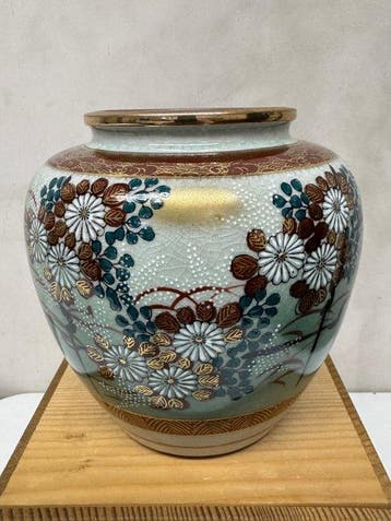 Japanse vintage vaas Kutani Gyokushu   keramiek uit, Antiek en Kunst